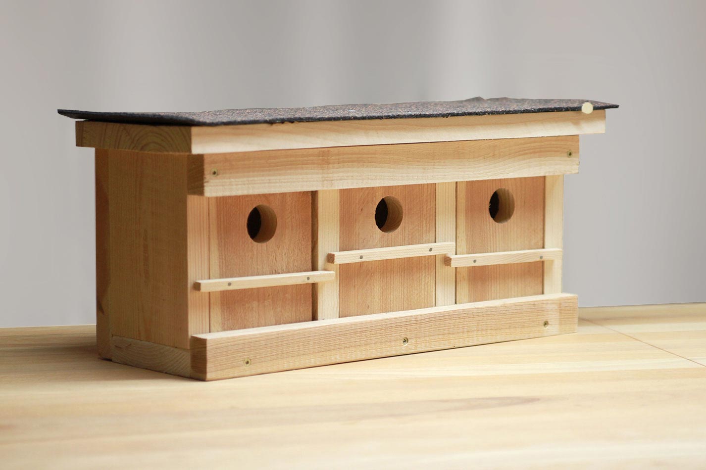 Sperlingskoloniehaus aus Holz für drei Sperlings Brutpaare